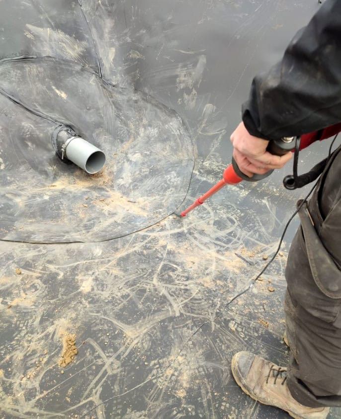 Détection mobile de fuite sur bassin en géomembrane